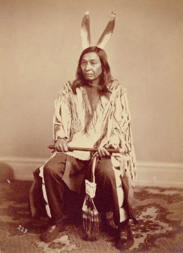 two-lances-aka-tow-a-hu-ka-sa-no-pa-aka-two-war-spears-aka-wa-hukeza-nonpa-aka-wa-hu-ke-zi-nompa-yankton-sioux-chief-1867